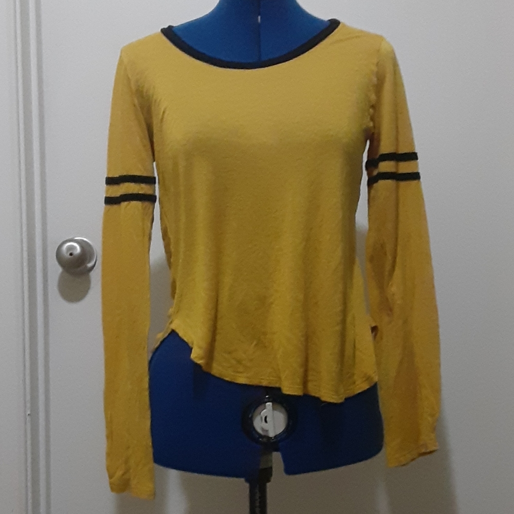 Atticute Charlie Brown shirt